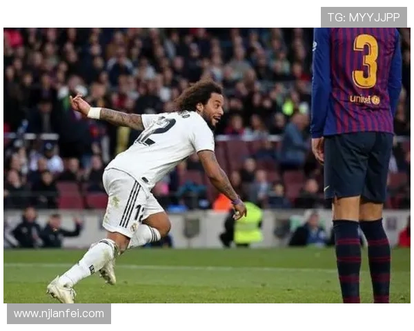 埃斯特旺闪耀全场贡献一球两关键传球评分七点零展现高效进攻表现 埃斯特旺闪耀全场贡献一球两关键传球评分七点零展现高效进攻表现